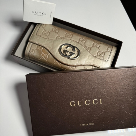Gucci Gold Wallet - Picture 1 of 12